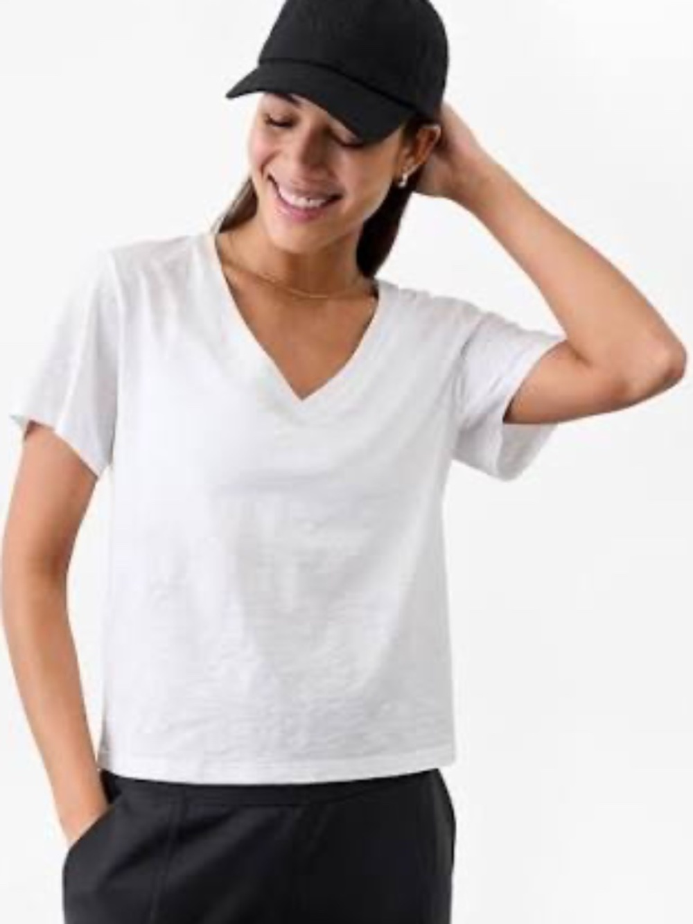 LIKE NEW! Women's Athleta Essential White V-Neck Cropped T-Shirt - MEDIIUM